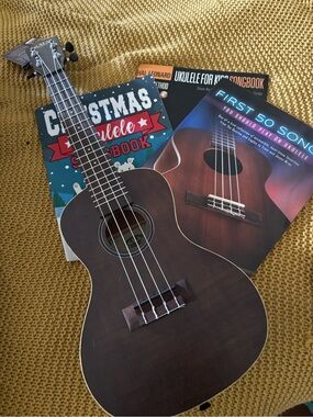 Brand New Ukulele + 3 Instructional Books – $75 OBO 🎶